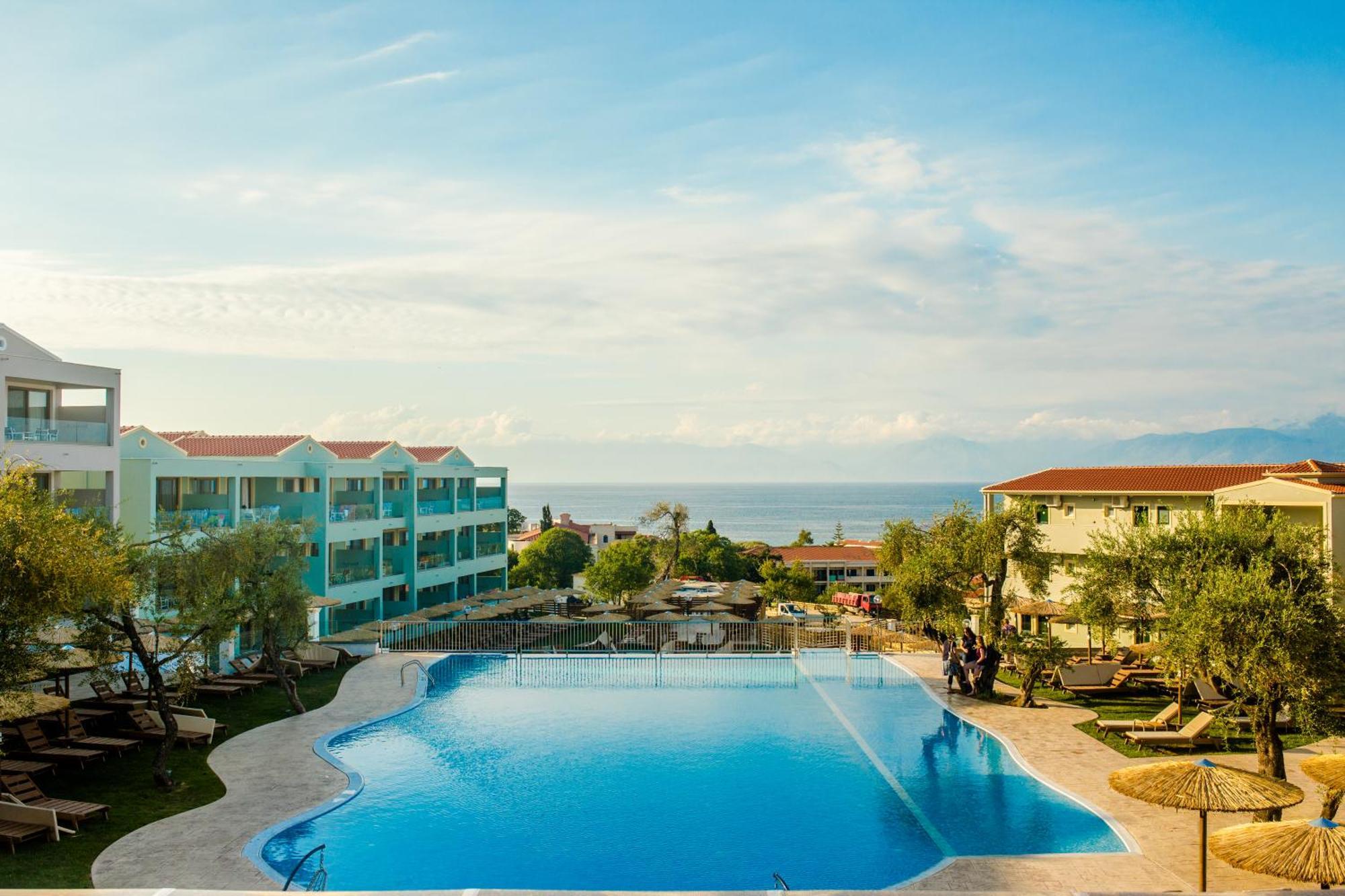 Robolla Beach Aparthotel Roda  Dış mekan fotoğraf