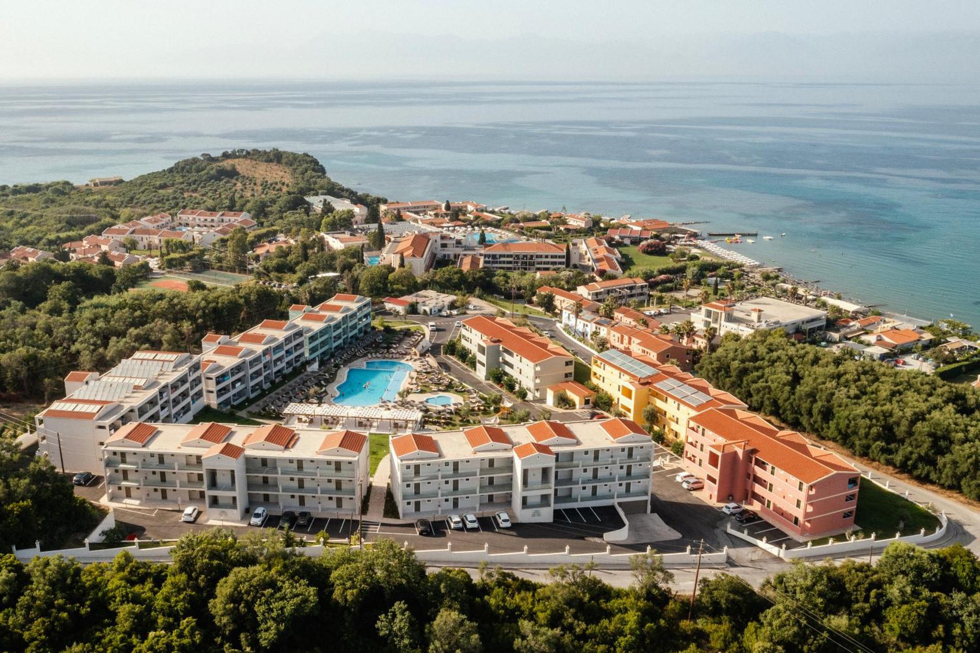 Robolla Beach Aparthotel Roda  Dış mekan fotoğraf