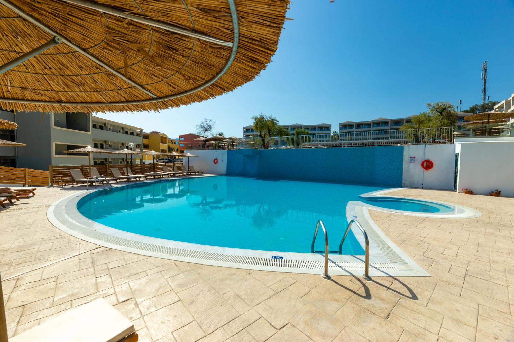 Robolla Beach Aparthotel Roda  Dış mekan fotoğraf