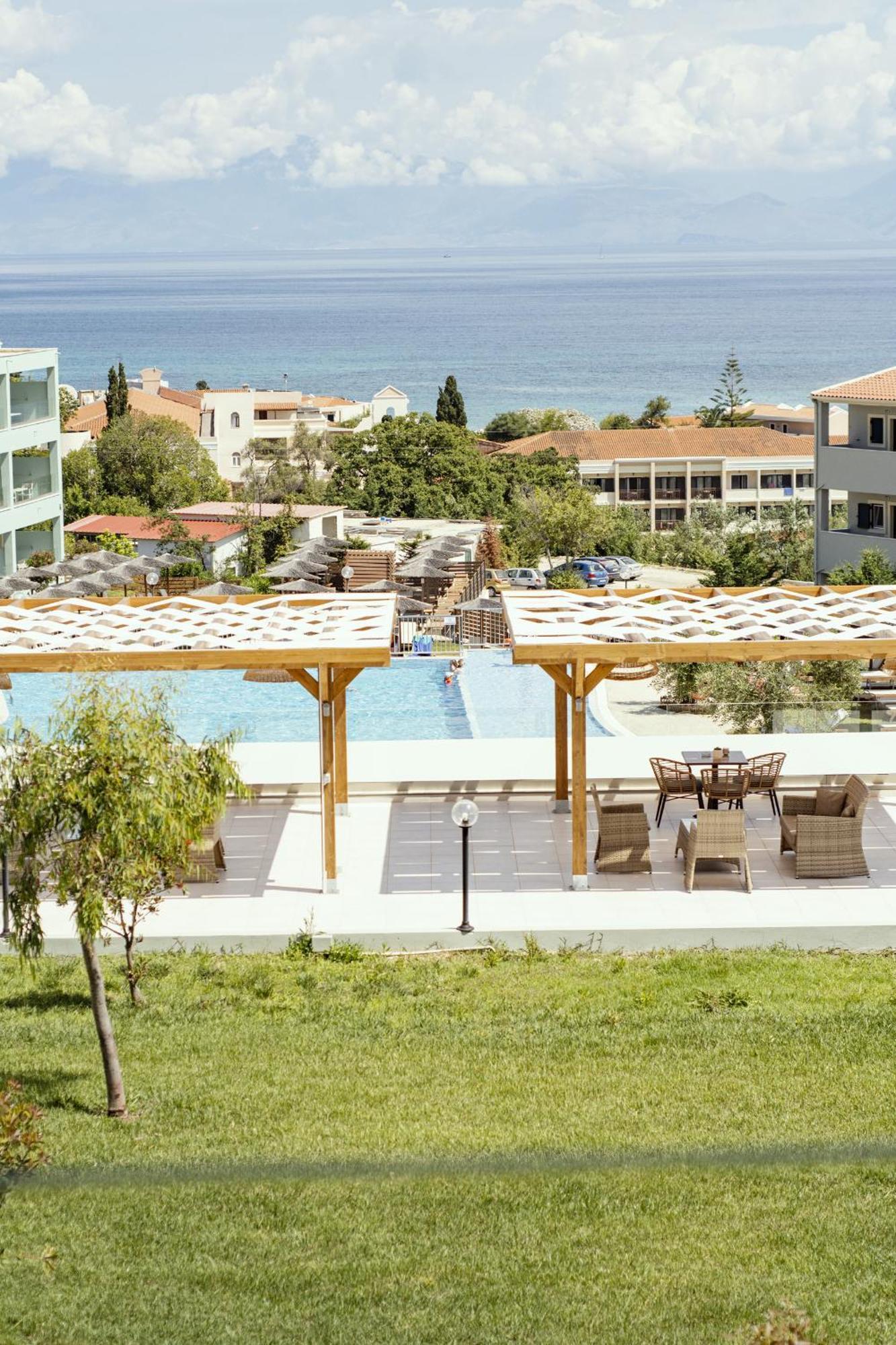 Robolla Beach Aparthotel Roda  Dış mekan fotoğraf